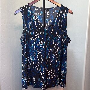 Sleeveless Blue Patterned Top